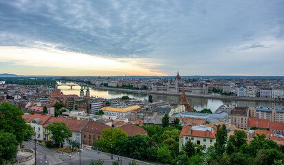 Fototapeta premium hungary Budapest twilight at Danube River with lit up Hungarian Parliament building