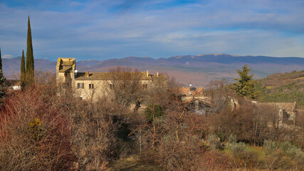 hameau dans la montagne de Lure © Jacky Jeannet