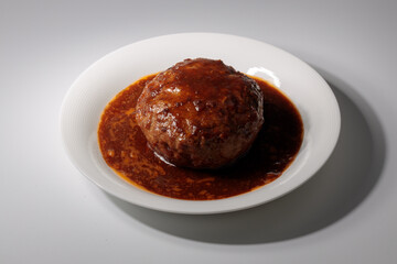 日本のデミグラスハンバーグ