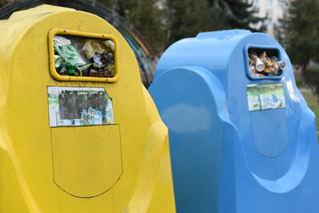 Garbage containers with garbage