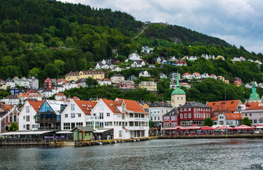 Fototapeta premium View across Bergen port toward Mount Floyen
