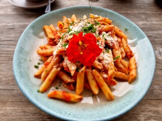 Noodles with tomato sauce 