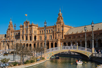 Naklejka premium Pavillon auf der Plaza de España im Parque de María Luisa, Sevilla, Spanien, Andalusien