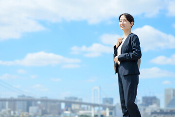 スーツ姿のビジネスウーマン