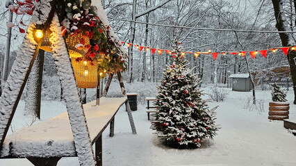 New Year's decoration in the winter park