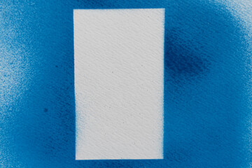 青色のスプレー塗料で塗った背景