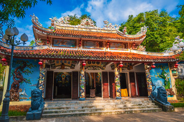 Fototapeta premium Marble Mountains Buddhist Temple in Da Nang afternoon