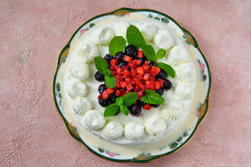メキシコのスイーツ パステル・デ・トレス・レチェス(3種のミルクのケーキ) コピースペースあり  Mexican sweets Pastel de Tres Leches ( Mexican Tres Leches Cake,Tres Leches Cake,Three Milk Cake, 3 Milk Cake) with copy space