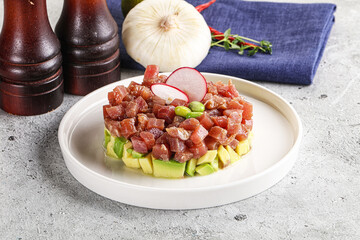 Tuna tartar with avocado and sauce