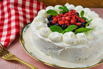 メキシコのスイーツ パステル・デ・トレス・レチェス(3種のミルクのケーキ) コピースペースあり  Mexican sweets Pastel de Tres Leches ( Mexican Tres Leches Cake,Tres Leches Cake,Three Milk Cake, 3 Milk Cake) with copy space
