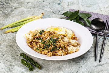 Rice with minced meat and basil