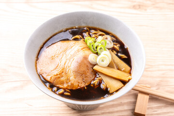 富山ブラックラーメン