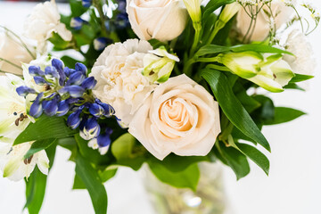 Elegant White Rose Bouquet Adorns a Beautiful Vase