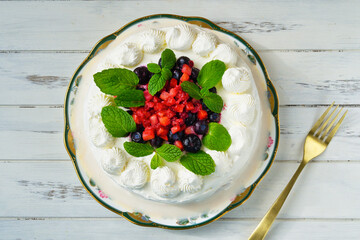メキシコのスイーツ パステル・デ・トレス・レチェス(3種のミルクのケーキ) コピースペースあり  Mexican sweets Pastel de Tres Leches ( Mexican Tres Leches Cake,Tres Leches Cake,Three Milk Cake, 3 Milk Cake) with copy space