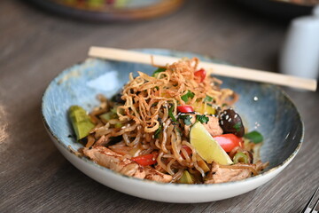 stir fried noodles with vegetables