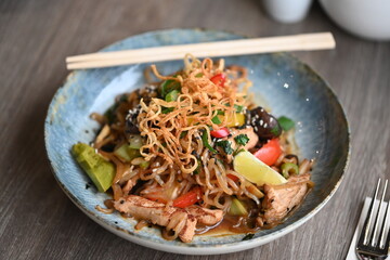 konjac noodles with vegetables