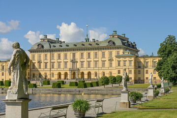 Obraz premium Seeseite Schloss Drottningholm, Gemeinde Ekerö, Provinz Stockholms län, Schweden