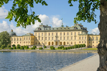 Fototapeta premium Seeseite Schloss Drottningholm, Gemeinde Ekerö, Provinz Stockholms län, Schweden