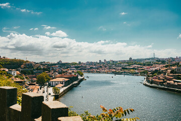 Porte ville magique entre terre et mer 