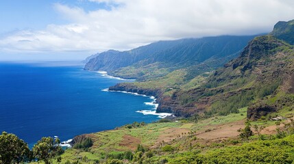 Obraz premium Majestic Coastal Mountains Ocean View Green Terraces