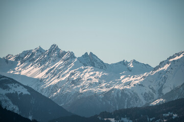 Tiroler Bergwelt im Winter, Alpen