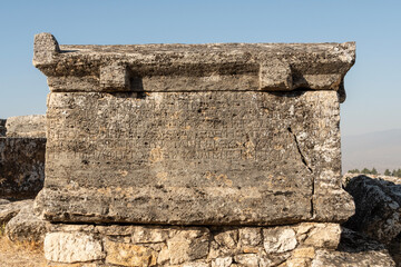 Hierapoli de Pamukkale, Turquía. Sitio arqueológico con anfiteatro romano. 