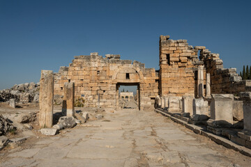 Hierapoli de Pamukkale, Turquía. Sitio arqueológico con anfiteatro romano. 