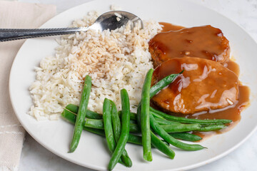 salisbury steak  with rice and green beans