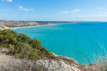 Obraz premium Mediterranean Sea View from Cliff in Cyprus: Sunny Day, Horizon over the Sea