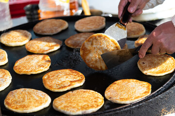 Doing Chinese street food pancakes