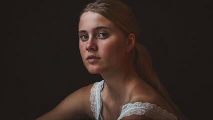 Junge, natürliche Frau