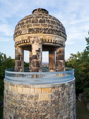 Nahaufnahme der Kuppel des Bismarckturms im Landschaftspark Spiegelsberge bei Halberstadt,...