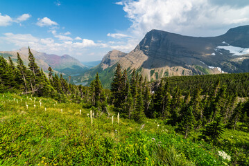 Fototapeta premium Looking Down On A Glacial Valley