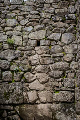 Recorrido por el interior de Machu Picchu: Explorando la maravilla inca.