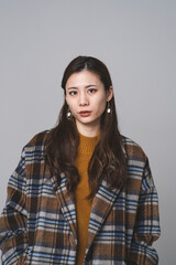 冬ファッションの女性