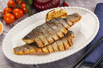 Grilled seabass fillet with lemon