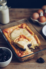 Far breton fait maison flan aux oeufs et pruneaux