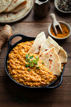 dahl de lentilles corail au curry et pain naan fait maison