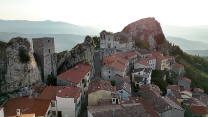 Pietrabbondante, Isernia, Molise, Italia.
Ripresa aerea di Pietrabbondante, piccolo borgo...