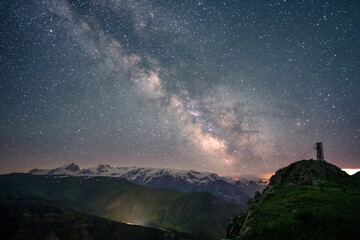 Voie lactée au dessus des écrins hautes alpes Isère 
