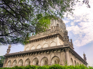 Obraz premium The Magnificent Architecture of Qutub Sahi Tomb.