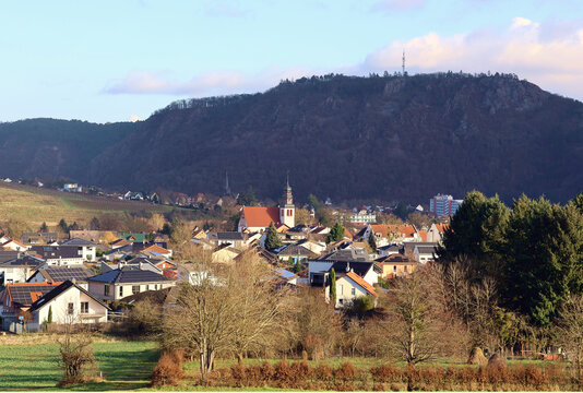 Der Ort Bad M&uuml;nster am Stein-Ebernburg in der N&auml;he von Bad Kreuznach in Rheinland-Pfalz. Aussicht vom Premium-Wanderweg Classic Tour Ebernburg. 
