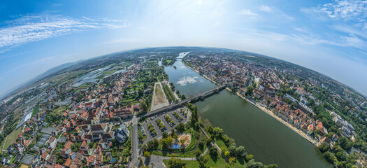 Sonniger Spätsommertag rund in Kitzingen am Main in Unterfranken