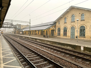 Obraz premium The train Oresundstag arriving at the Lund Central station, January 2025