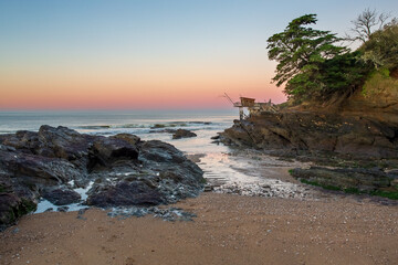 Lever du soleil sur la cote de Jade &agrave; Pornic en Loire-Atlantique