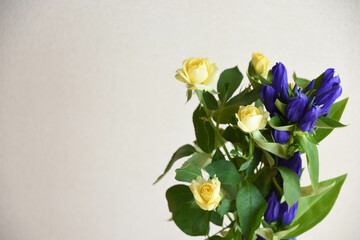 薔薇とりんどう