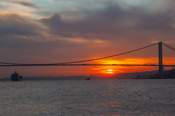 Obraz premium Istanbul City's Iconic Buildings and Vehicles and Sunset Hours City View Photo, Eminönü Fatih, Istanbul Turkiye (Turkey)
