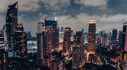 Fototapeta premium Stunning nighttime skyline view of Bangkok showcasing modern architecture and vibrant city life