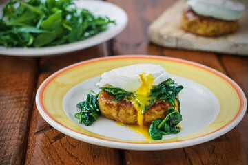 crab cake benedict with sautéed spinach