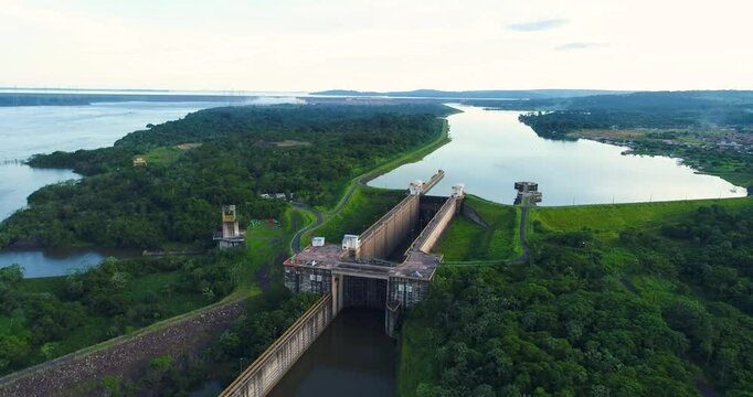 Tucuru&iacute; Par&aacute; Brazil hydroelectric plant, open floodgates, dam spillway, drone image, ship lock, eclusa de Tucuru&iacute;